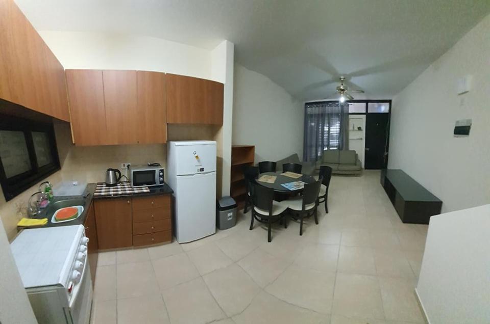 Lovely 2 Bedrooms In The Tourist Area In Paphos . Esterno foto