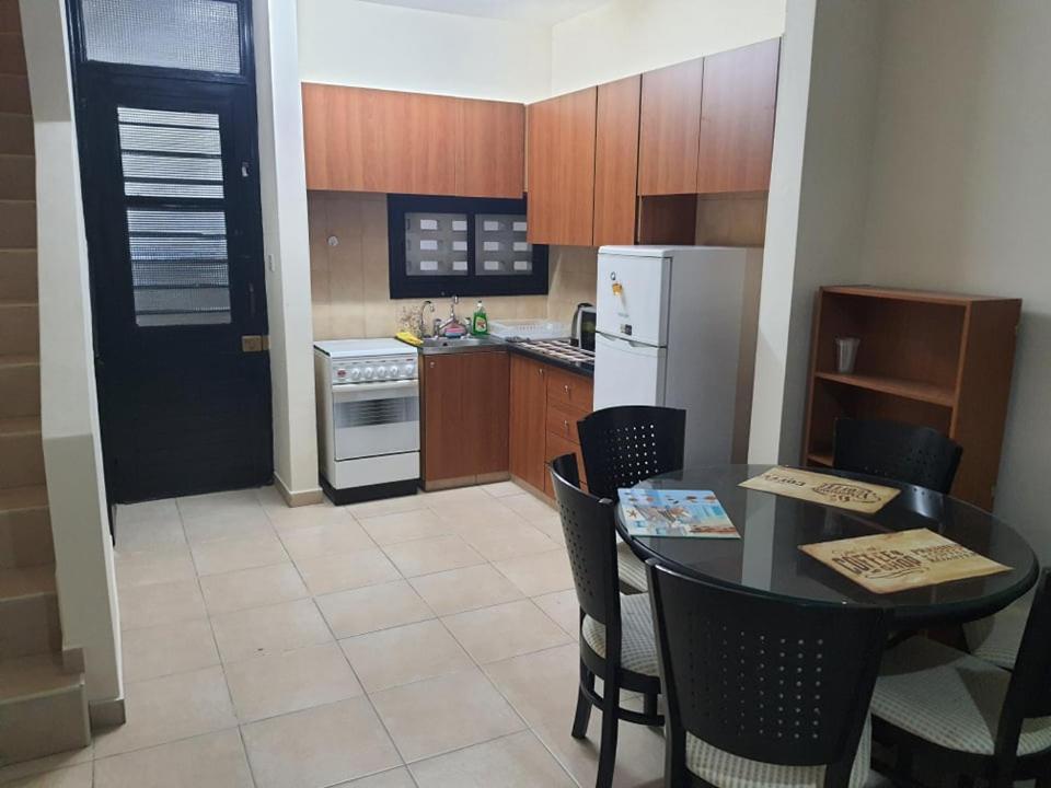 Lovely 2 Bedrooms In The Tourist Area In Paphos . Esterno foto