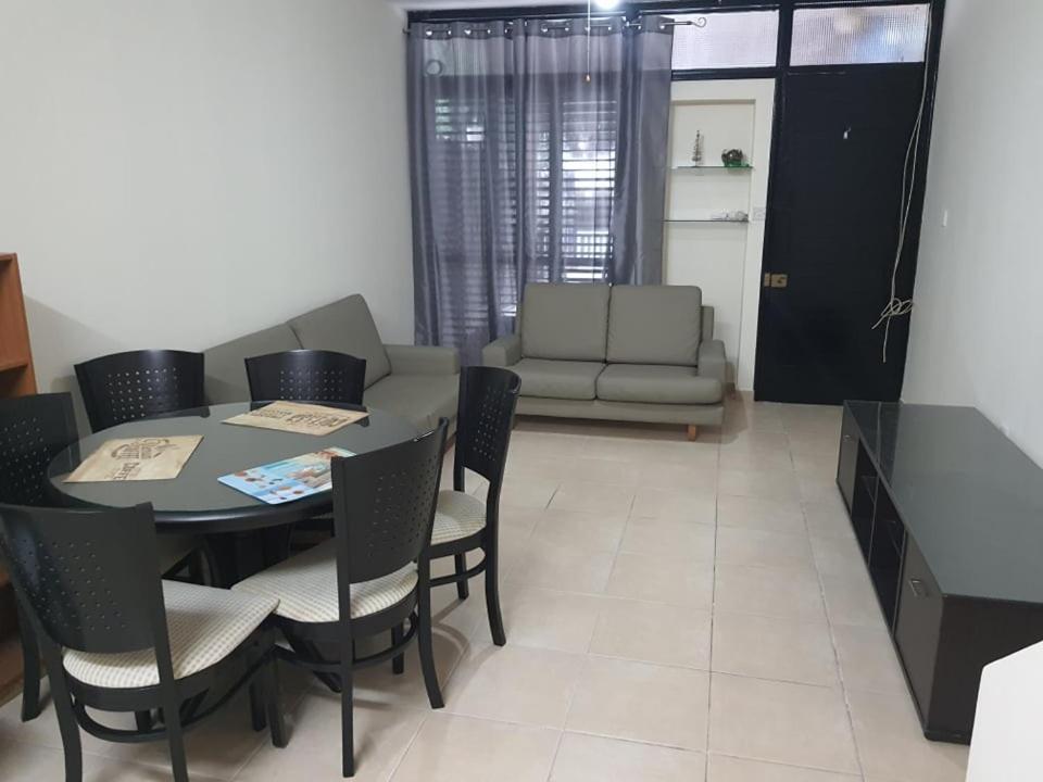 Lovely 2 Bedrooms In The Tourist Area In Paphos . Esterno foto